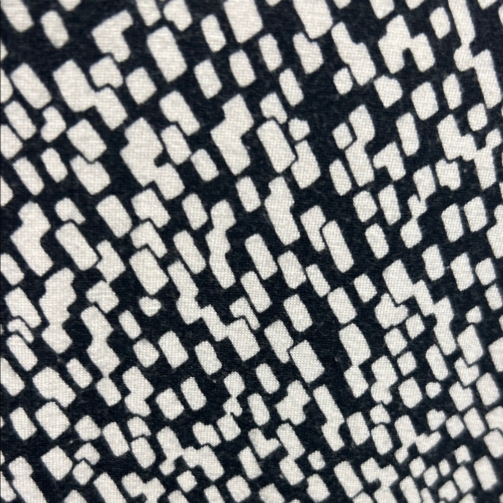 Ann Taylor Monochrome Textured Blouse - Picture 3 of 3